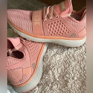 Pink Reebok size 8 sneakers.
